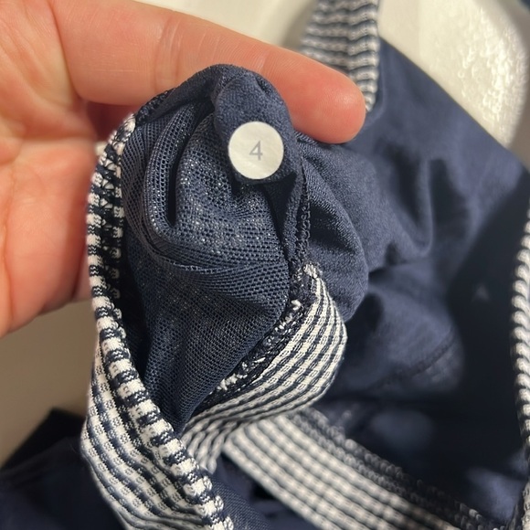 Lululemon Practice Freely Tank Size 4 in Inkwell - Picture 10 of 14